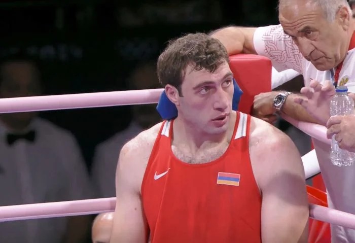 Paris-2024. Davit Chaloyan (Arménie) qualifié pour les 1/4 de finale des +92 kg de boxe