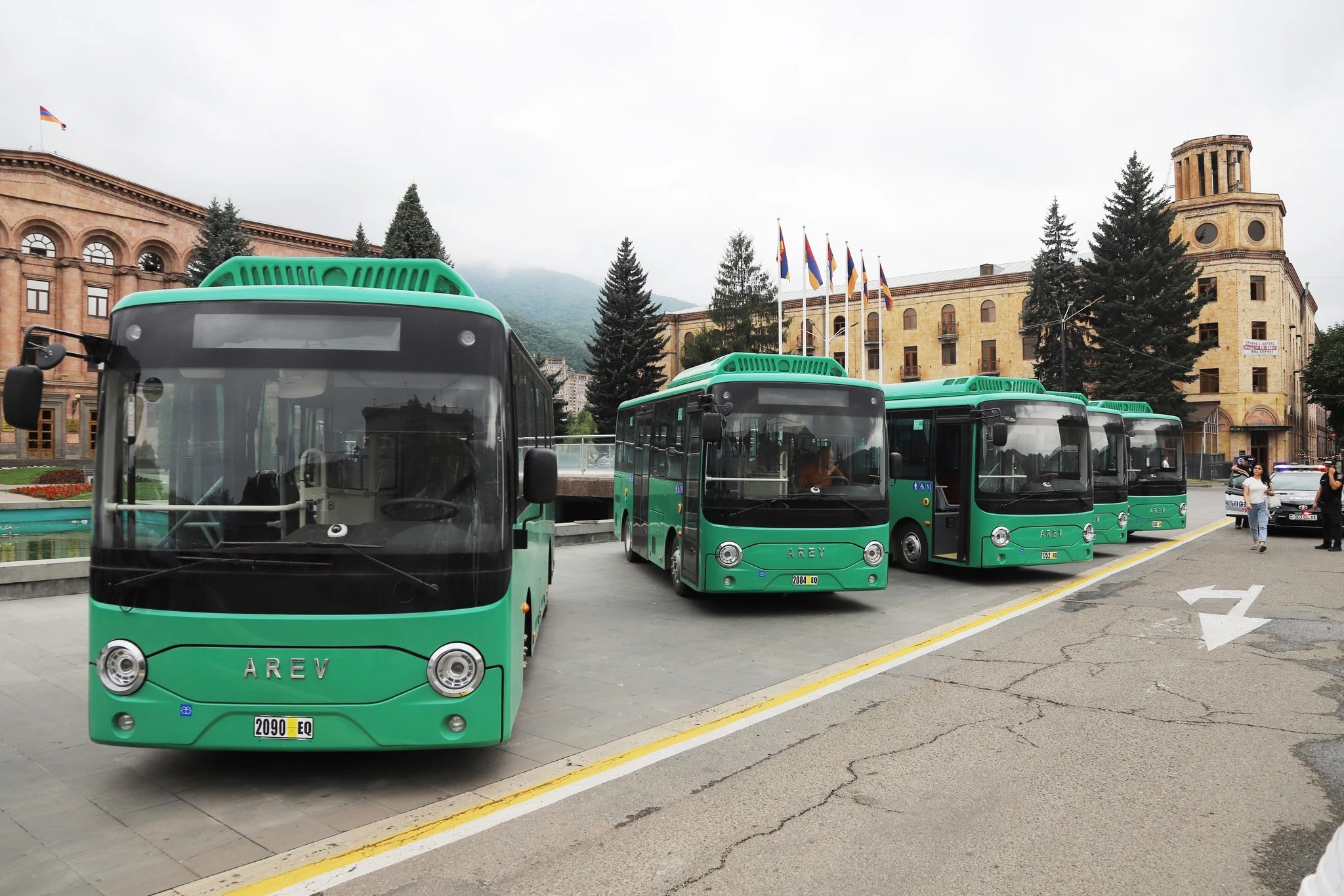 5 bus électriques sont arrivés à Vanadzor comme à Gumri, le maire de Vanadzor a testé l’un de ces bus électriques