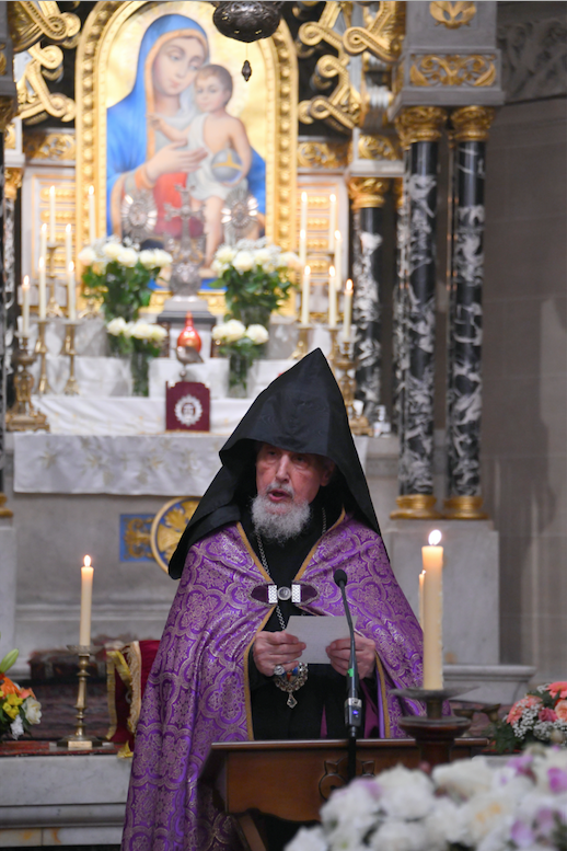 Mgr Norvan Zakarian : son hommage à M. Garbis Aprikian