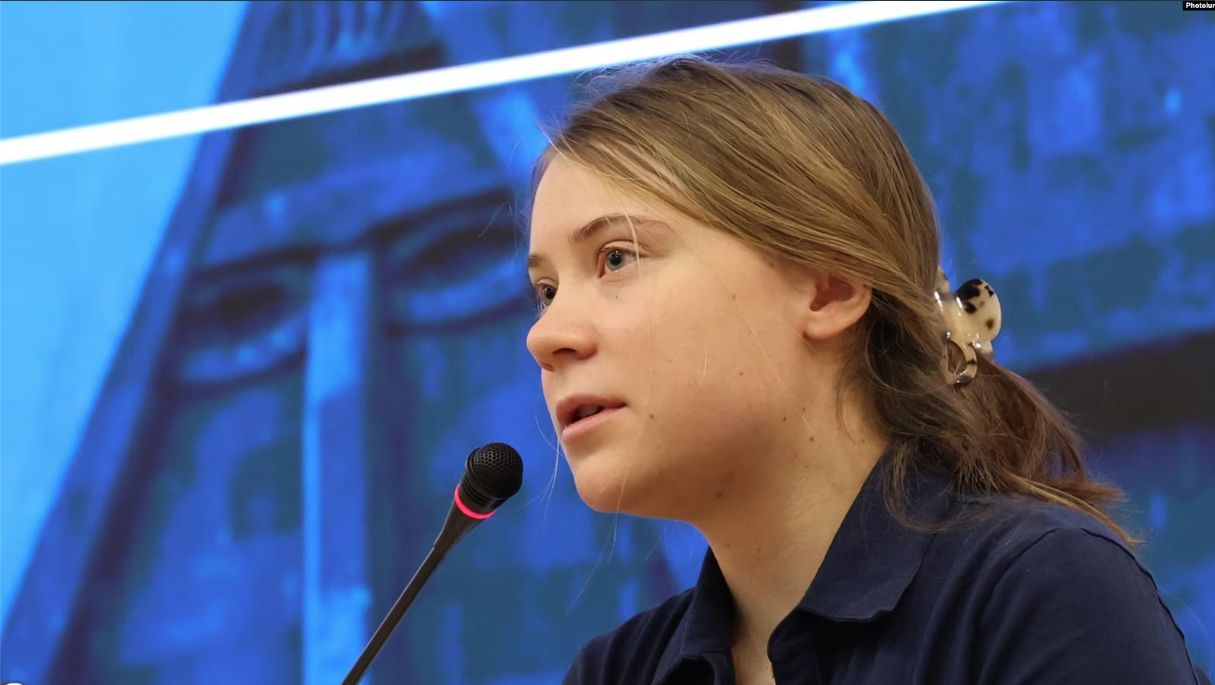 En visite en Arménie, Greta Thunberg accuse le monde d’être complice des « crimes azéris ».