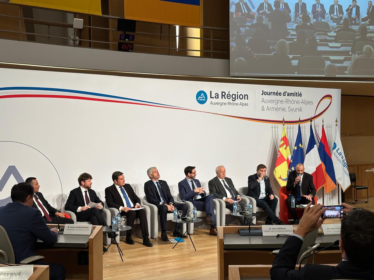 Conférence « Ensemble pour un avenir sûr et stable de Syunik » à La Région Auvergne-Rhône-Alpes à Lyon hier