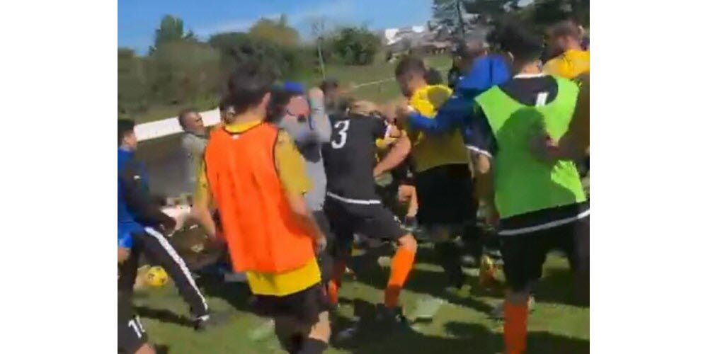 Les joueurs de l’AS Homenetmen de Valence avaient été attaqués par les joueurs et supporters du FC Turquoise…mais le District Drôme Ardèche suspend les deux équipes…