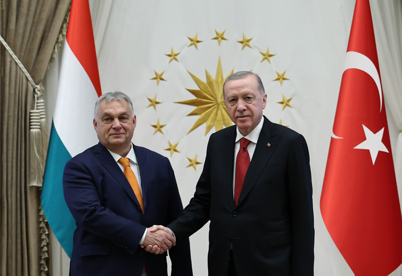  Le Premier ministre hongrois Orban chez Erdogan en Turquie pour évoquer l’Ukraine