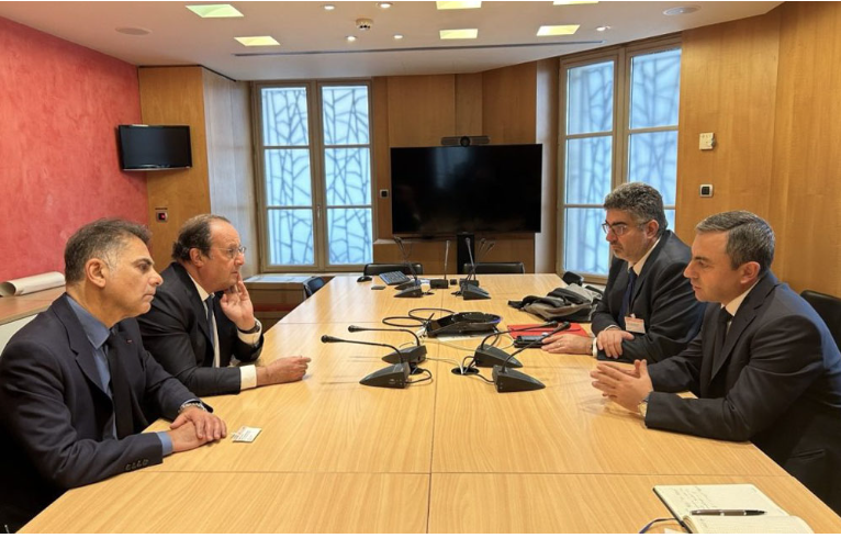 Ishkhan Saghatelian rencontre François Hollande à Paris