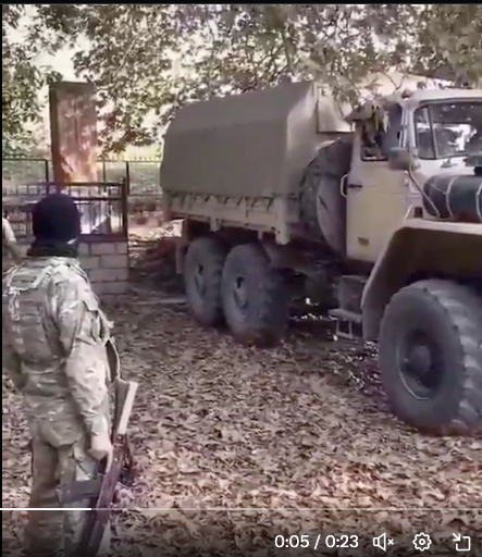 Destruction d'un Khatckah dans le  village d'Arakil. District de Hadrut occupé par l'Azerbaïdjan.