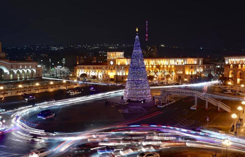 Les lumières du principal sapin de Noël de la République seront allumées à Yerevan dimanche 8 décembre à 20h00