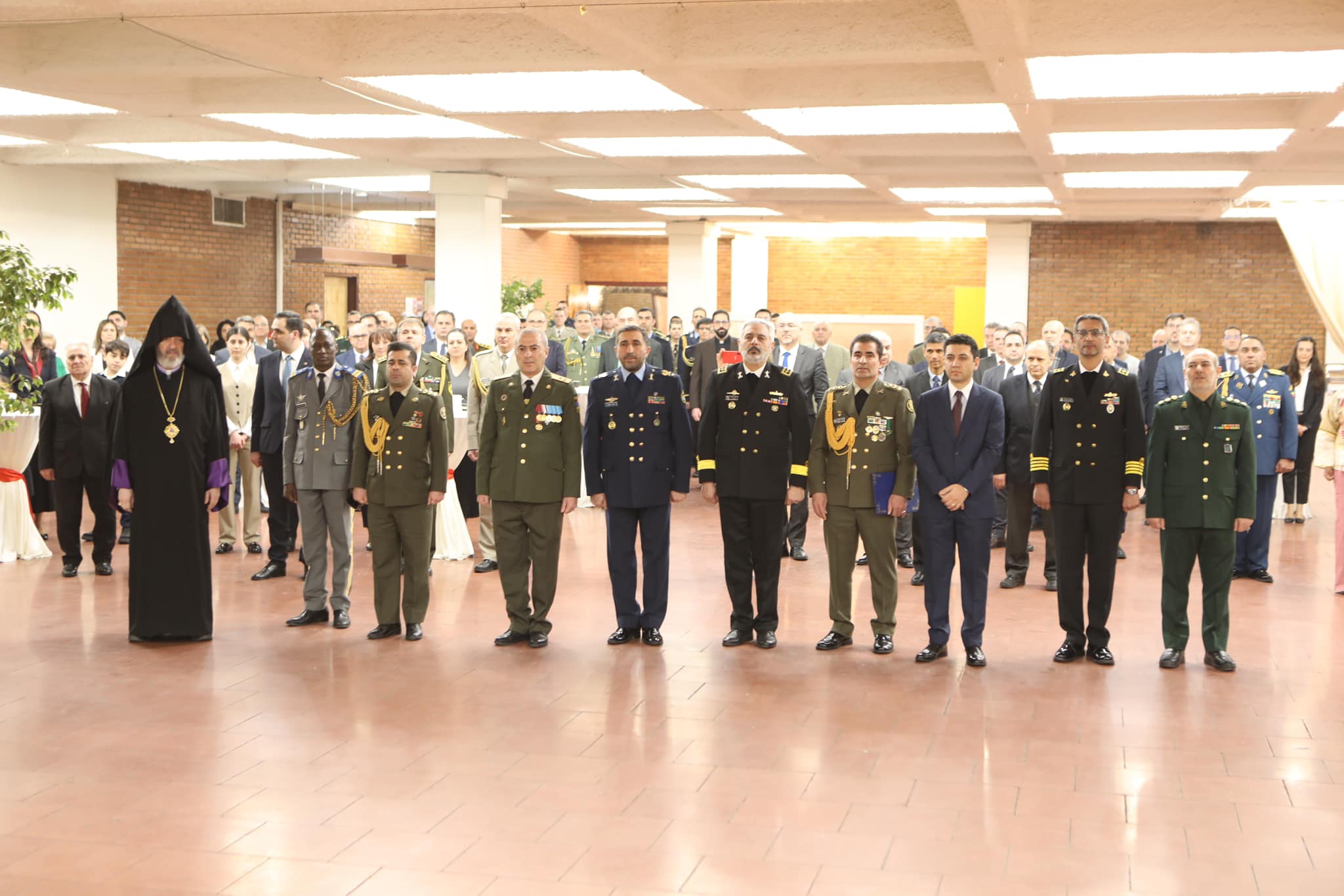 Réception solennelle à Téhéran, dédiée au 33e anniversaire de la formation des forces armées d’Arménie